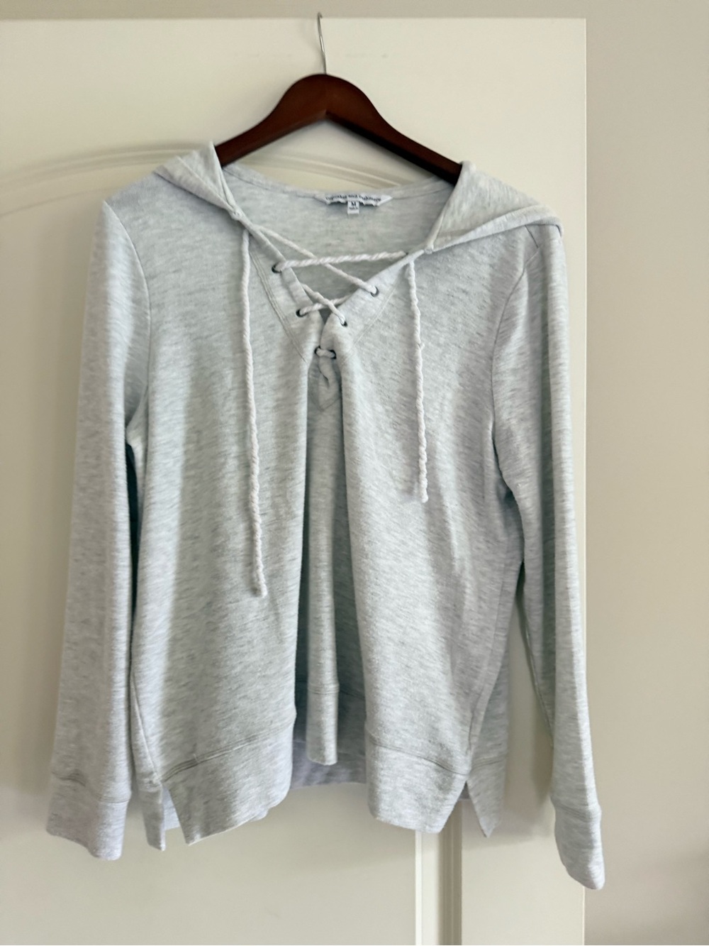 cupcakes & cashmere Heather Light Gray Lace-Up Hooded Pullover